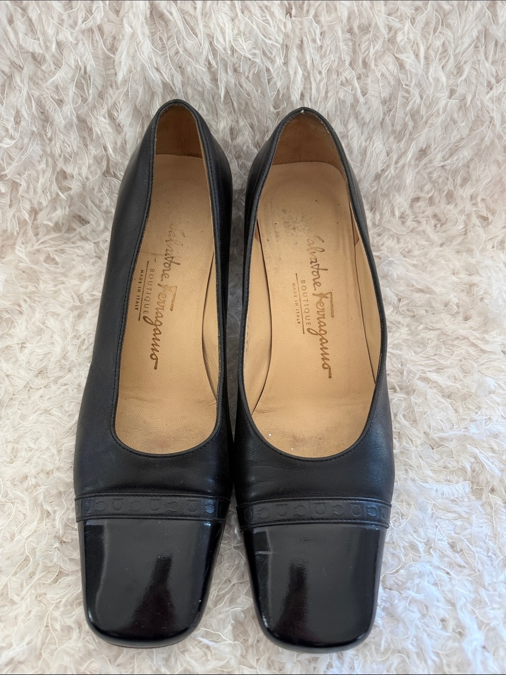 VINTAGE CLASSIC 🖤 Salvatore Ferragamo Women’s Black Leather Square-Toe Pumps